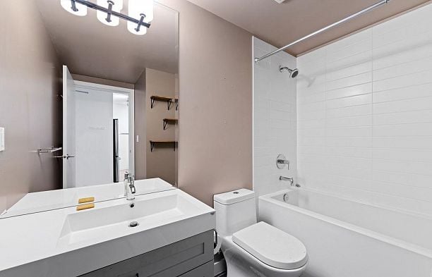 317 289 E 6th Avenue Mount Pleasant VE