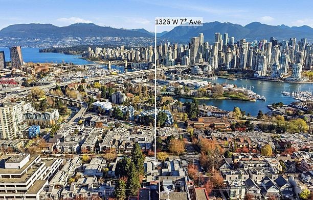 1326 W 7th Avenue Fairview VW