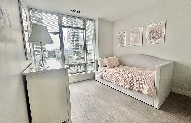 607 989 Nelson Street Downtown VW