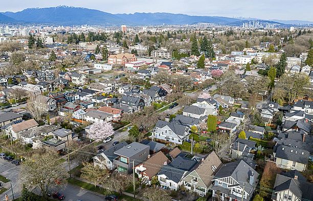 3832 Heather Street Cambie