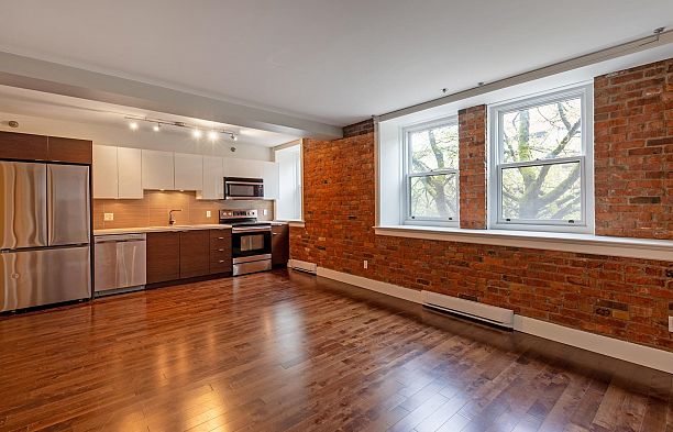 205 233 Abbott Street Downtown VW