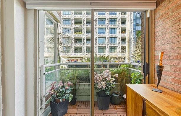 205 2438 Heather Street Fairview VW