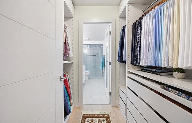 1326 W 7th Avenue Fairview VW