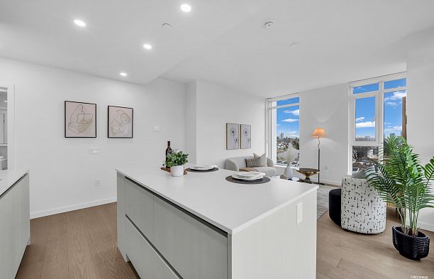 705 8415 Granville Street S.W. Marine