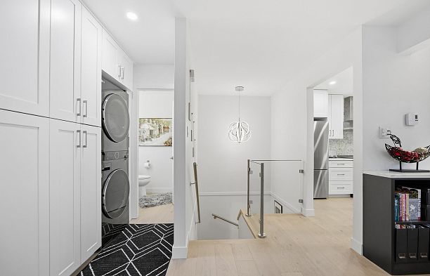 1326 W 7th Avenue Fairview VW