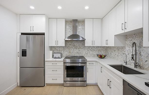 1326 W 7th Avenue Fairview VW