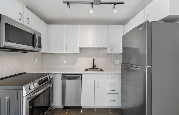 1007 588 Broughton Street Coal Harbour