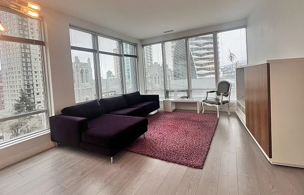 607 989 Nelson Street Downtown VW