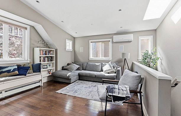 5655 Ontario Street Cambie