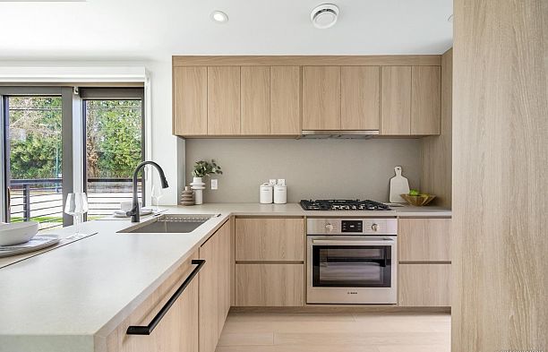 6322 Oak Street Oakridge VW