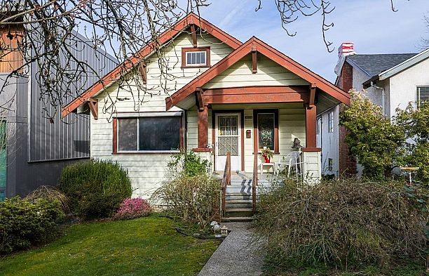 3832 Heather Street Cambie