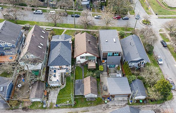 3832 Heather Street Cambie