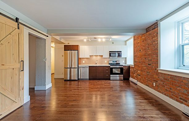 205 233 Abbott Street Downtown VW