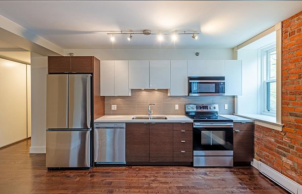 205 233 Abbott Street Downtown VW