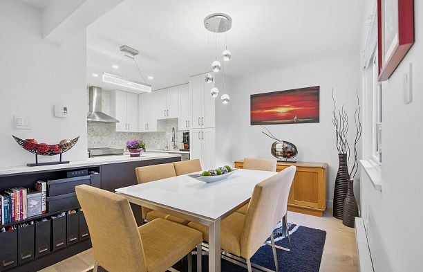 1326 W 7th Avenue Fairview VW