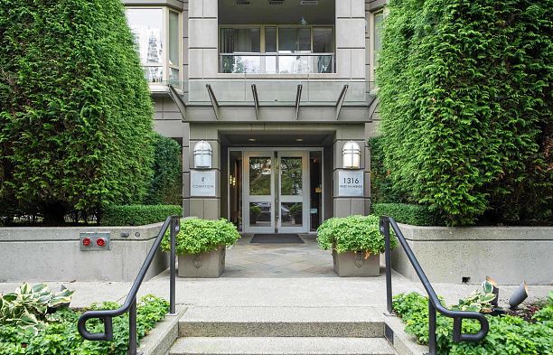 905 1316 W 11th Avenue Fairview VW