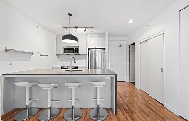 317 289 E 6th Avenue Mount Pleasant VE