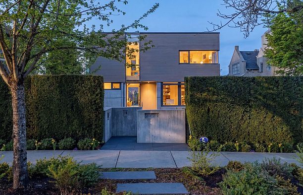 2723 W 30th Avenue MacKenzie Heights