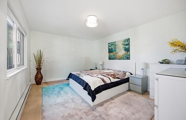 1326 W 7th Avenue Fairview VW