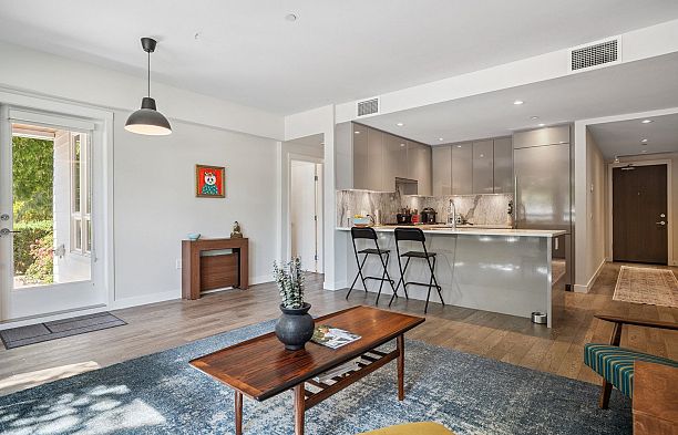 110 4080 Yukon Street Cambie