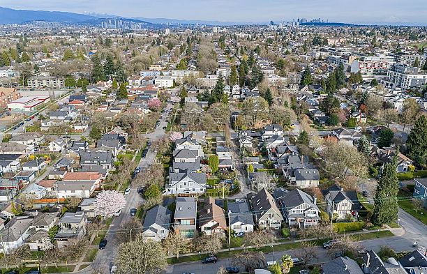 3832 Heather Street Cambie