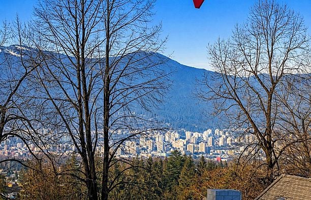 422 2471 St George Street Mount Pleasant VE