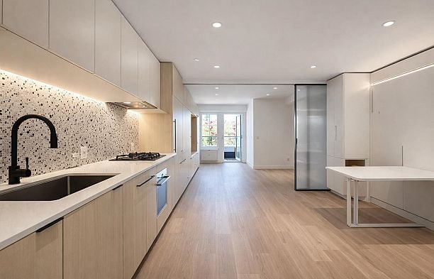 422 2471 St George Street Mount Pleasant VE