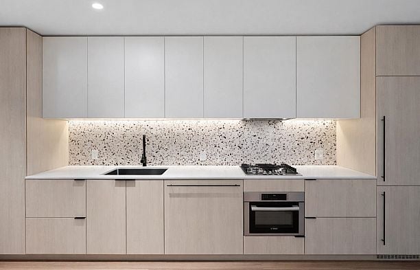 422 2471 St George Street Mount Pleasant VE