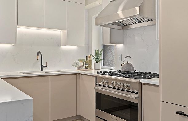 2438 W 49 Avenue S.W. Marine