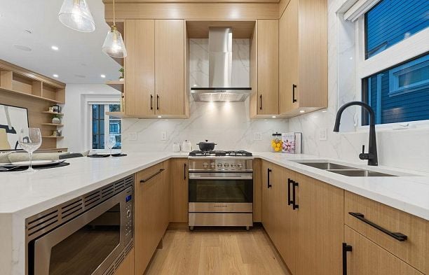 1 1166 E 11th Avenue Mount Pleasant VE