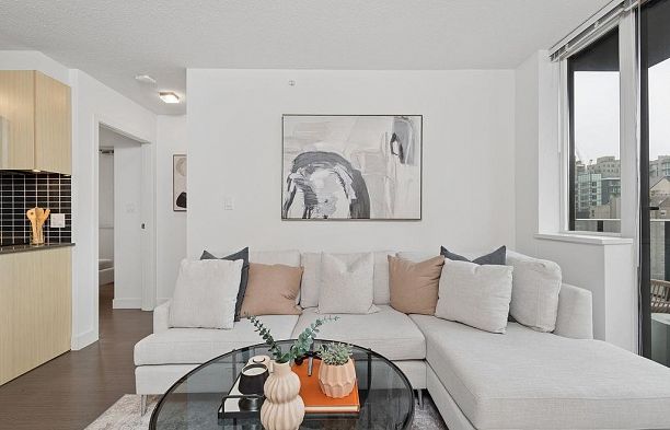 902 1325 Rolston Street Downtown VW