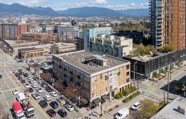 208 205 E 10th Avenue Mount Pleasant VE