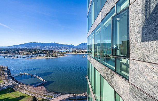2001 277 Thurlow Street Coal Harbour