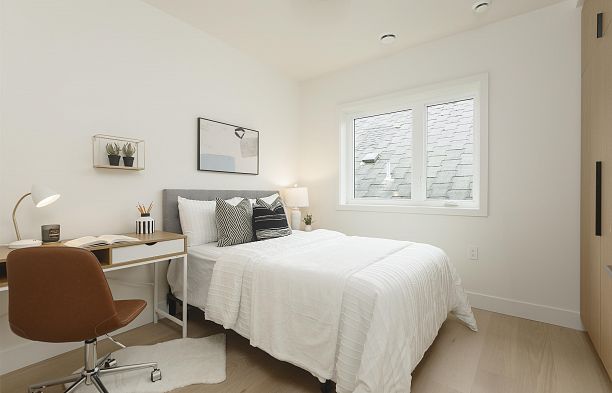 2 735 E 10th Avenue Mount Pleasant VE