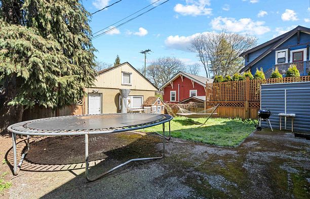 905 W 23 Avenue Cambie