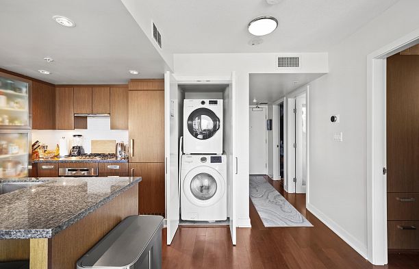 1708 1055 Richards Street Downtown VW