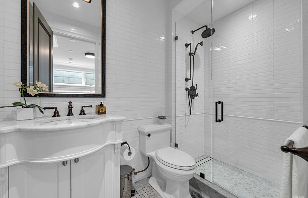 1738 W 38th Avenue Shaughnessy