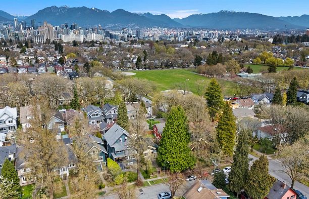 905 W 23 Avenue Cambie