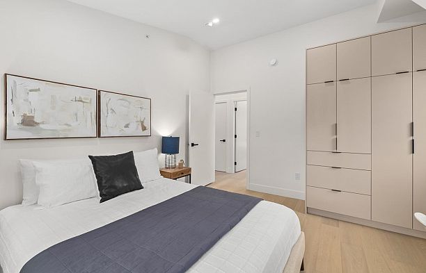 2438 W 49 Avenue S.W. Marine