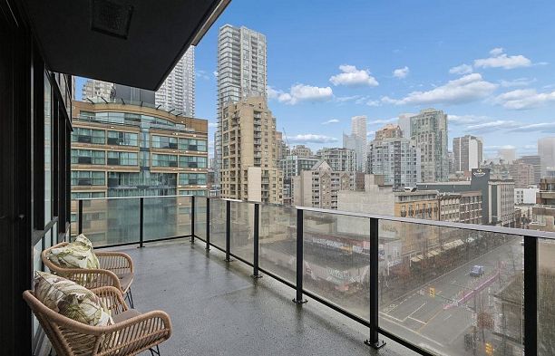 902 1325 Rolston Street Downtown VW