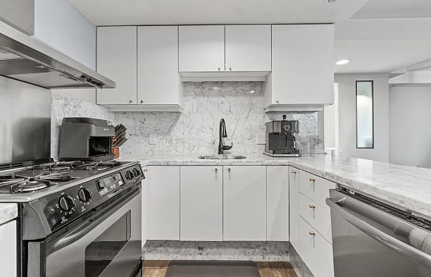 2709 501 Pacific Street Downtown VW