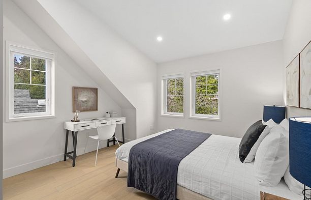 2438 W 49 Avenue S.W. Marine