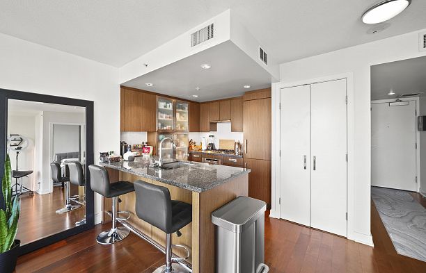 1708 1055 Richards Street Downtown VW