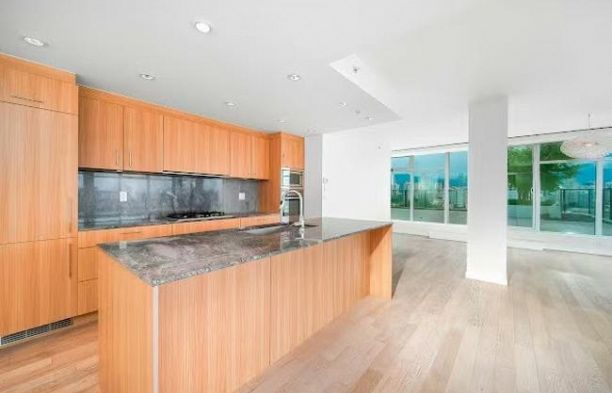 903 2411 Heather Street Fairview VW