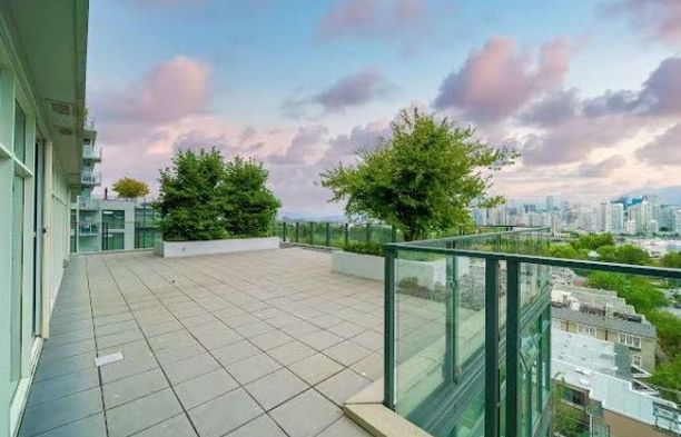 903 2411 Heather Street Fairview VW