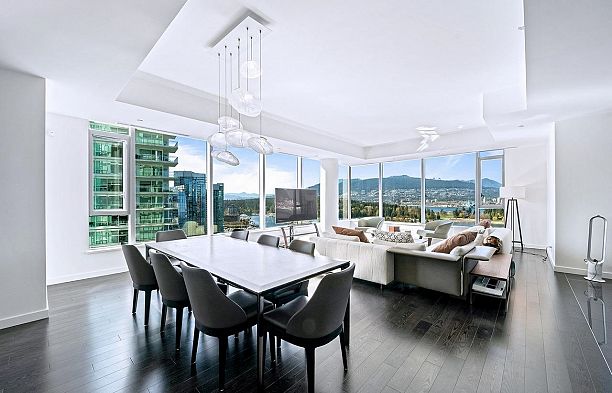 2001 277 Thurlow Street Coal Harbour