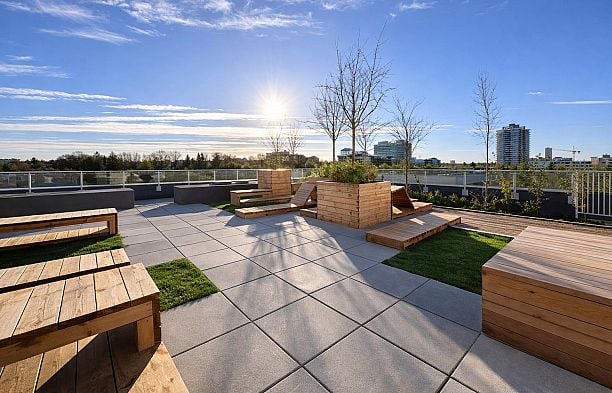 422 2471 St George Street Mount Pleasant VE