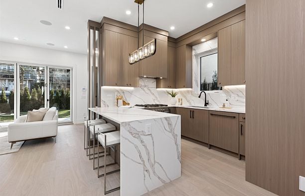 1 847 E 10 Avenue Mount Pleasant VE