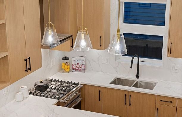 1 1166 E 11th Avenue Mount Pleasant VE