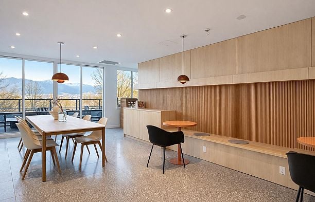 422 2471 St George Street Mount Pleasant VE